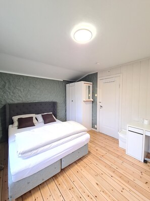 1 habitación, escritorio, wifi gratis y ropa de cama 