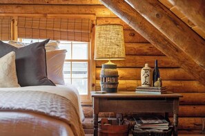 3 bedrooms, iron/ironing board, WiFi, bed sheets - Beautiful cabin in Good Hart with water access! (Harbor Springs)