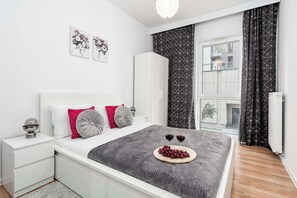 1 bedroom, desk, iron/ironing board, WiFi - Lumina apart with parking in Center (Łódź)