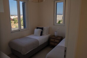 Luxury Apartment, Pool View - Phaedrus Living: Seaside Thalassa Cretan 203 (Platanias)