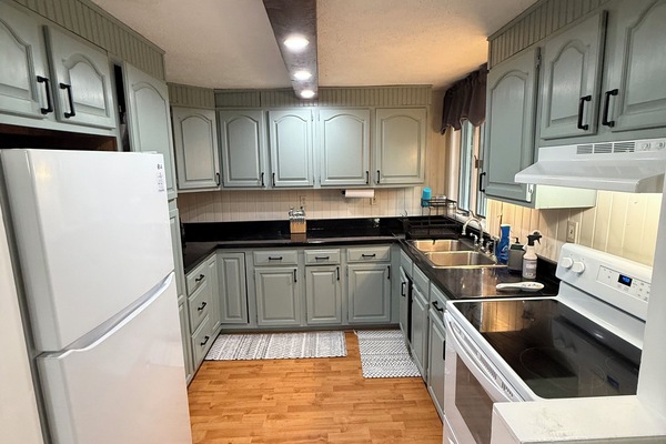 Frigorífic, microones, forn i placa de cuina