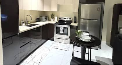 Stylish 1-Bed Condo with Views in Harloe