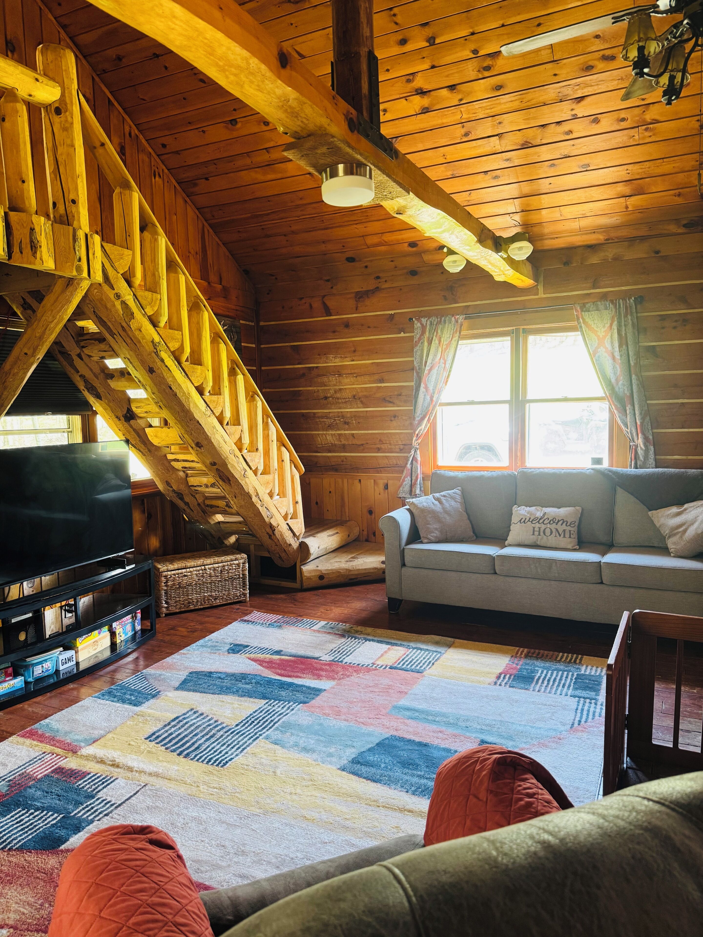 Smart TV, fireplace