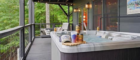 Outdoor spa tub