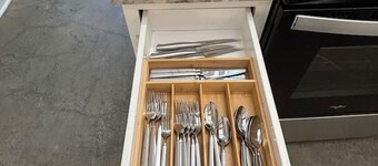 NEW•Landry House•KING Bed•65"TV