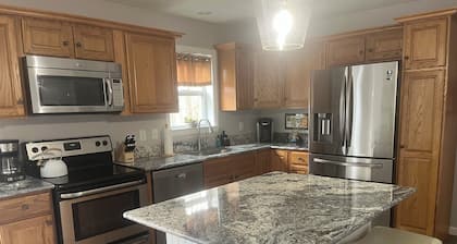 Cozy 3-Bedroom Retreat in Alton- 1/2 mile from Lake Winnipesaukee w/ WiFi & A/C