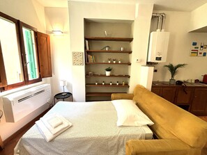 1 makuuhuone, silitysrauta/-lauta, Wi-Fi, vuodevaatteet