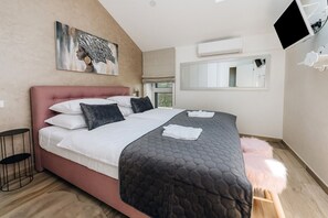 3 quartos, ferros/tábuas de passar roupa, Wi-Fi, roupa de cama