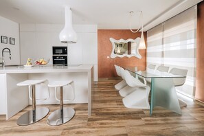 Fridge, microwave, oven, stovetop - Villa Anabel in Kaštelir (Kaštelir)