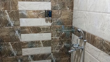 Standard Room, Hill View | Bathroom amenities
