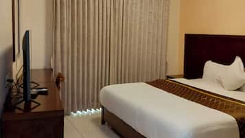 Chambre Standard, vue colline | Coffres-forts dans les chambres, bureau, chambres insonorisées