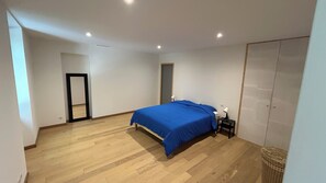 3 Schlafzimmer, Bügeleisen/Bügelbrett, WLAN, Bettwäsche