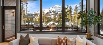 Big Sky Luxury + Hot Tub, Firepit, Epic Views!