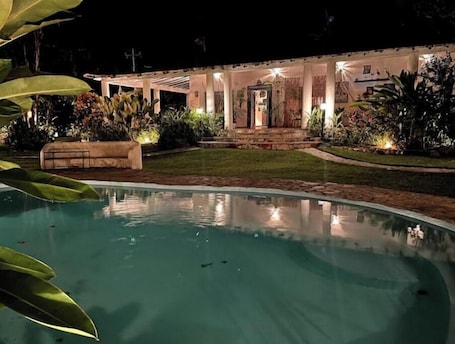 プール. Spectacular house in Choroni