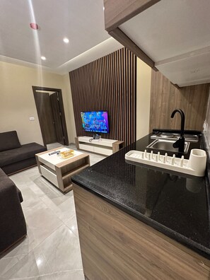 Apartment, 1 Bedroom, Accessible, Smoking | Interior