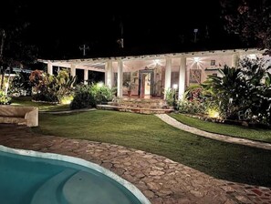 Pool - Family room in Choroni (Puerto Colombia 2110)