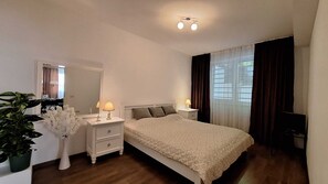 1 chambre, bureau, fer et planche à repasser, Wi-Fi gratuit