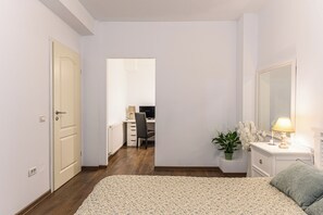 1 bedroom, desk, iron/ironing board, free WiFi