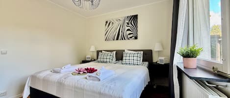2 bedrooms, iron/ironing board, free WiFi, bed sheets