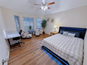 3 bedrooms, desk, iron/ironing board, free WiFi