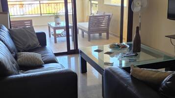 Apartment, 2 Bedrooms, Balcony, Garden View | Living room