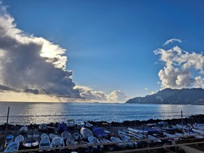 Deluxe Triple Room, Sea View | Water view - Le Barchette B&B (Salerno)