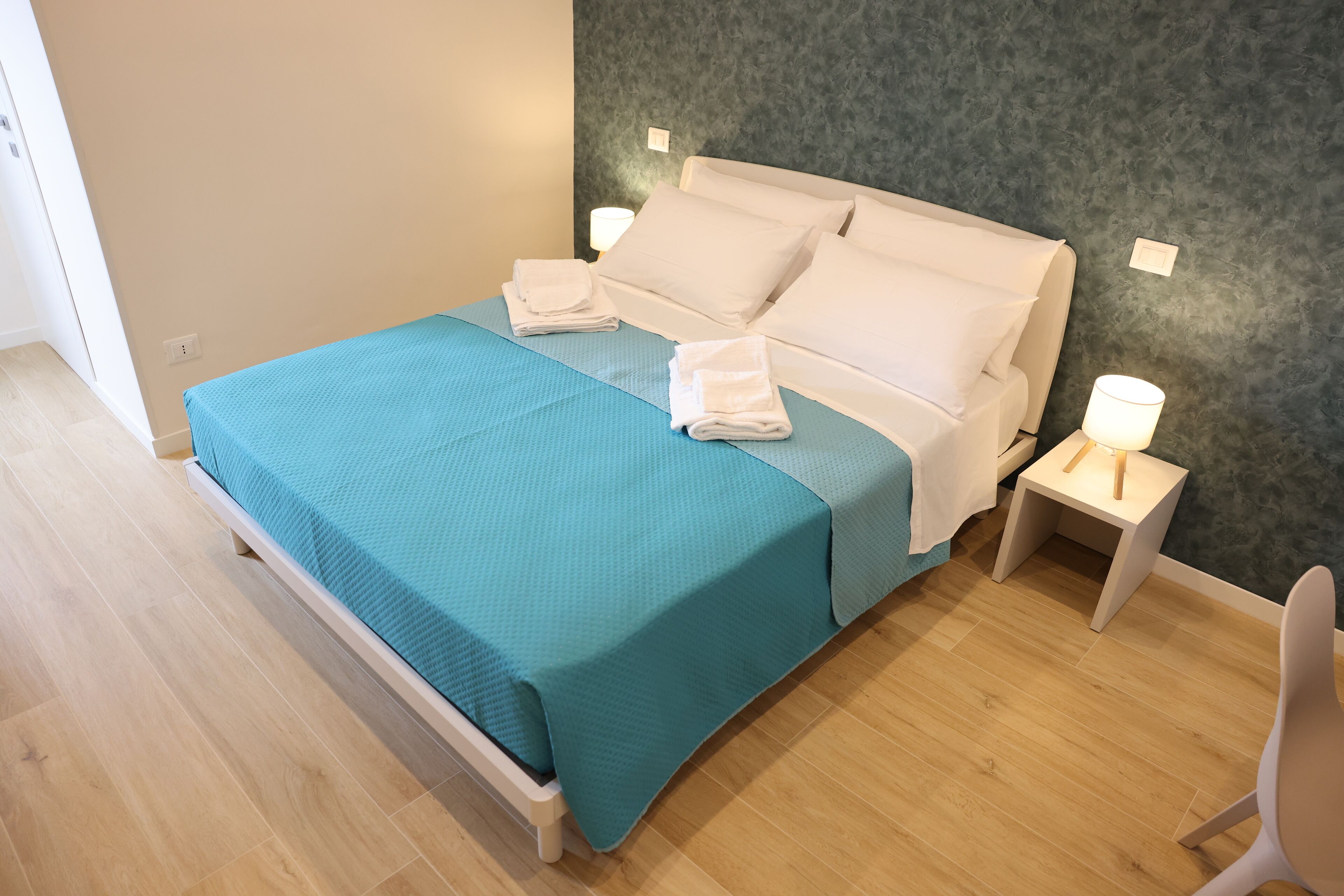 Desk, laptop workspace, free WiFi