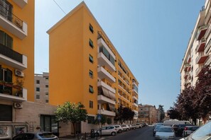 Exterior - GuestHost - Colorful Apt in Vintage-Modern Style (Rome)
