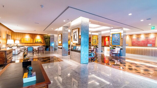 Pintu masuk interior