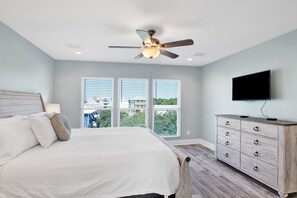 4 bedrooms, iron/ironing board, free WiFi, bed sheets - Pet Friendly | Coastal Retreat | Easy Beach Access (Fort Morgan)