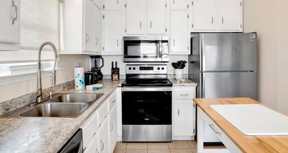 Coconut Cottage – Heated Pool | Easy Beach Access