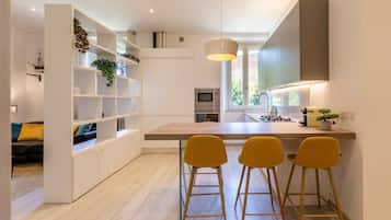 Refrigerador, microondas, horno y lavavajillas