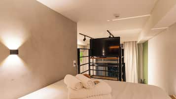 Rideaux occultants, fer et planche à repasser, Wi-Fi gratuit