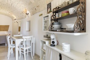 Studio, Ground Floor | Private kitchen