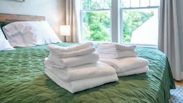 4 Schlafzimmer, Schreibtisch, Bügeleisen/Bügelbrett, WLAN