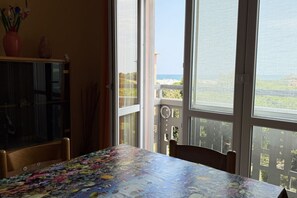 Outdoor dining - M446 – Marcelli, three-room apartment in residence with pool (Marcelli)