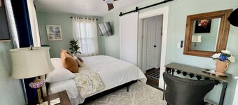 Location! Comfy Beds~Hot Tub~6mi KY Horse Park~Walkable