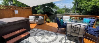 Location! Comfy Beds~Hot Tub~6mi KY Horse Park~Walkable