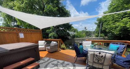 Location! Comfy Beds~Hot Tub~6mi KY Horse Park~Walkable