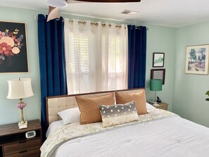 3 bedrooms, desk, iron/ironing board, travel crib