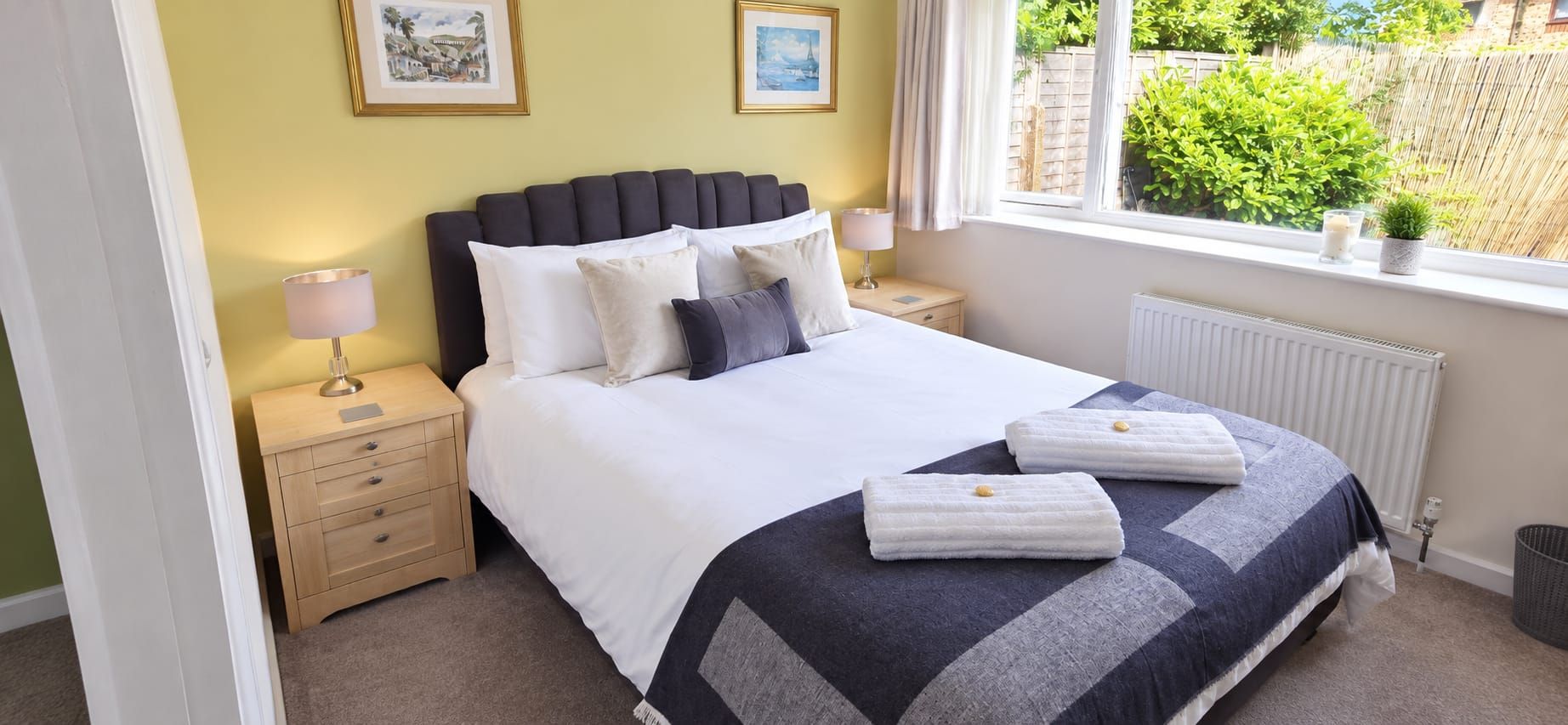 2 bedrooms, iron/ironing board, travel crib, WiFi (free)