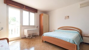 4 quartos, Wi-Fi de cortesia, roupa de cama