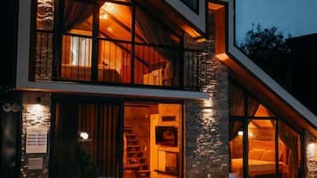 Bungalow Deluxe, vista a la montaña | Escritorio y wifi gratis
