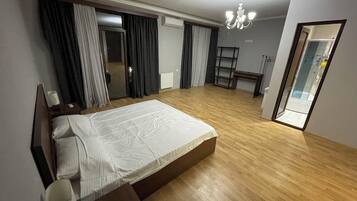 4 makuuhuonetta, silitysrauta/-lauta, Wi-Fi, vuodevaatteet