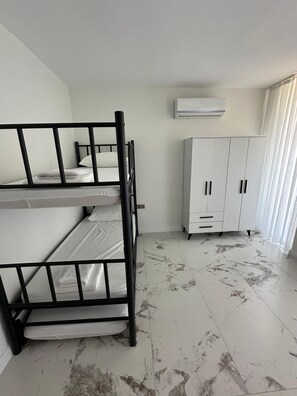 3 Schlafzimmer, Bügeleisen/Bügelbrett, Bettwäsche