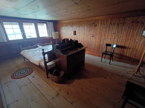 2 habitaciones, cuna de viaje y ropa de cama 