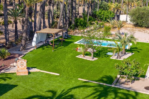 Historical Palms Villa by Fidalsa