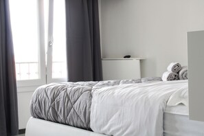 Desk, laptop workspace, free WiFi, bed sheets - La rosa dei Pepoli (Castiglione dei Pepoli)