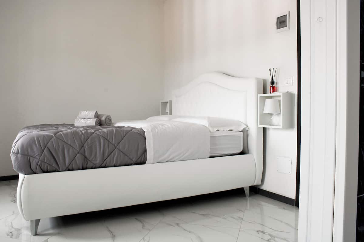 Deluxe kamer | Een bureau, een laptopwerkplek, gratis wifi, beddengoed