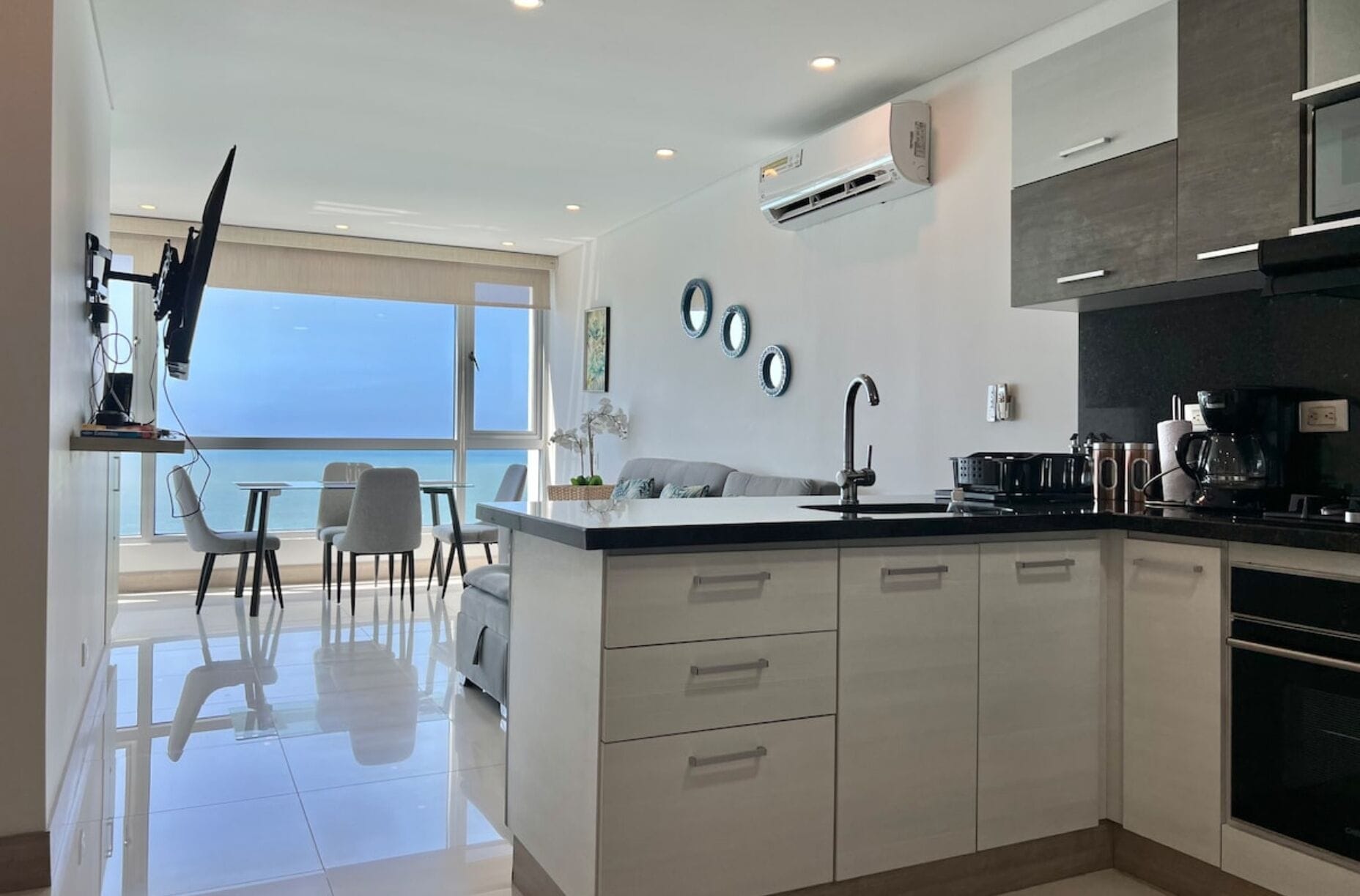 Coffee/tea maker, fridge, microwave, oven